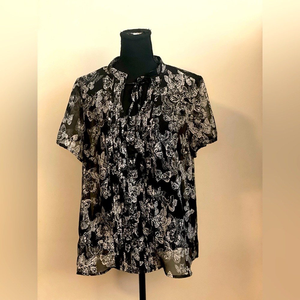 Button butterfly Blouse‎ size XL